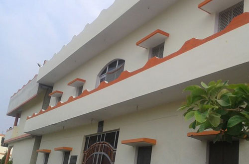 Ganga Vatika girls at Divya Prem Sewa Mission