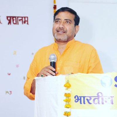 Dr. Sanjay Chaturvedi Ji, Chairman of Divya Prem Sewa Mission Group, addressing a gathering on the vision and dharma of seva