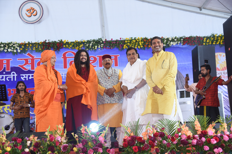 Shiv Bhajan Sandhya &mdash; Divya Prem Sewa Mission, Haridwar
