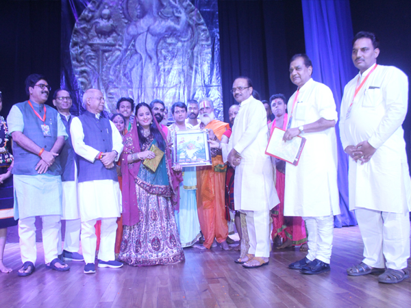 Varshik Sanrakshak Sammelan Delhi NCR Anchal & Dhruvswamini Play &mdash; Divya Prem Sewa Mission, Haridwar