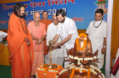 VIP visitor at Divya Prem Sewa Mission Haridwar